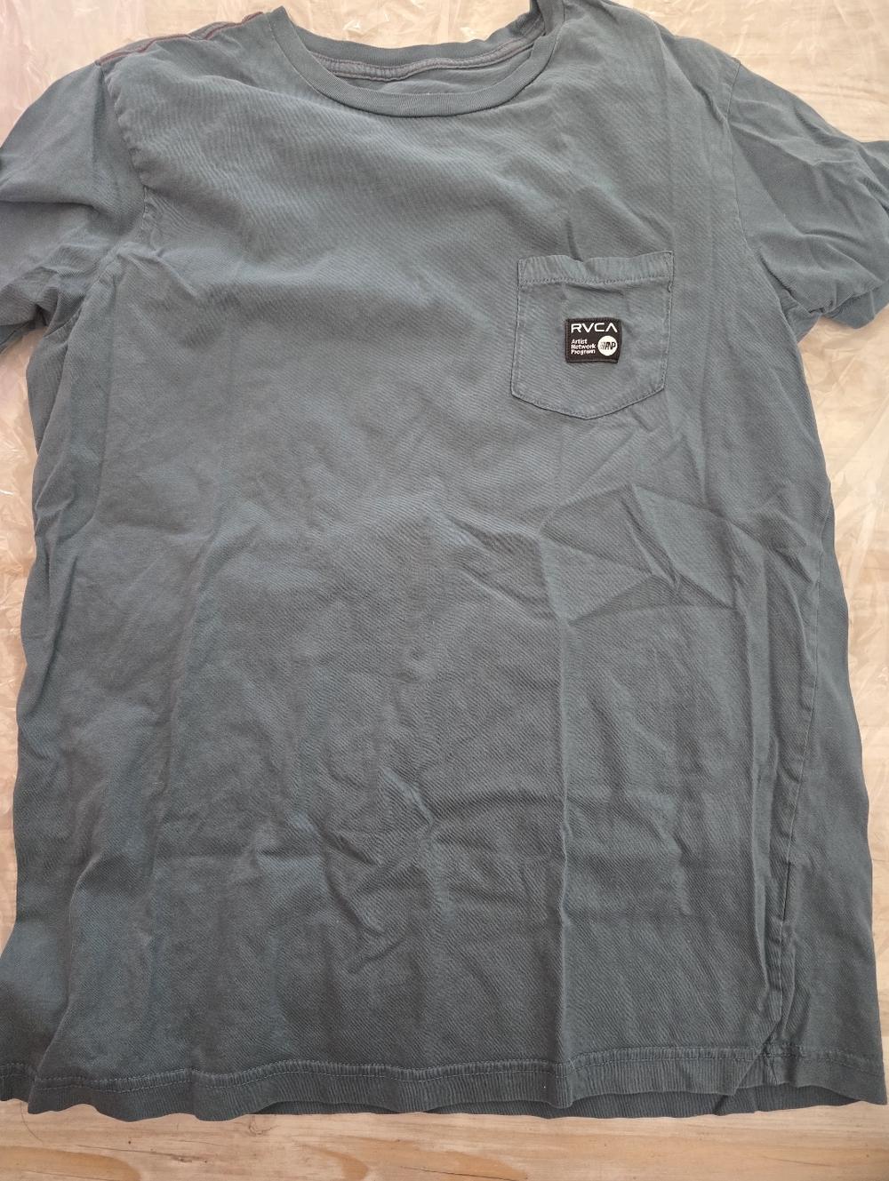 RVCA Short Sleeve Pocket Tee in Slate Blue Mens sz Large red stitching at neck